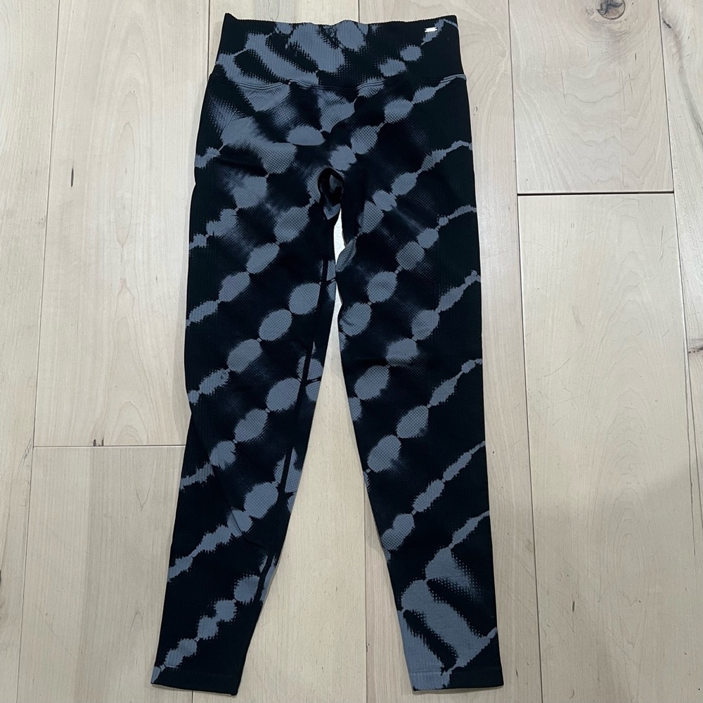 Victoria's Secret PINK Seamless Tie-Dye Leggings BLK/GRY SIZE Small